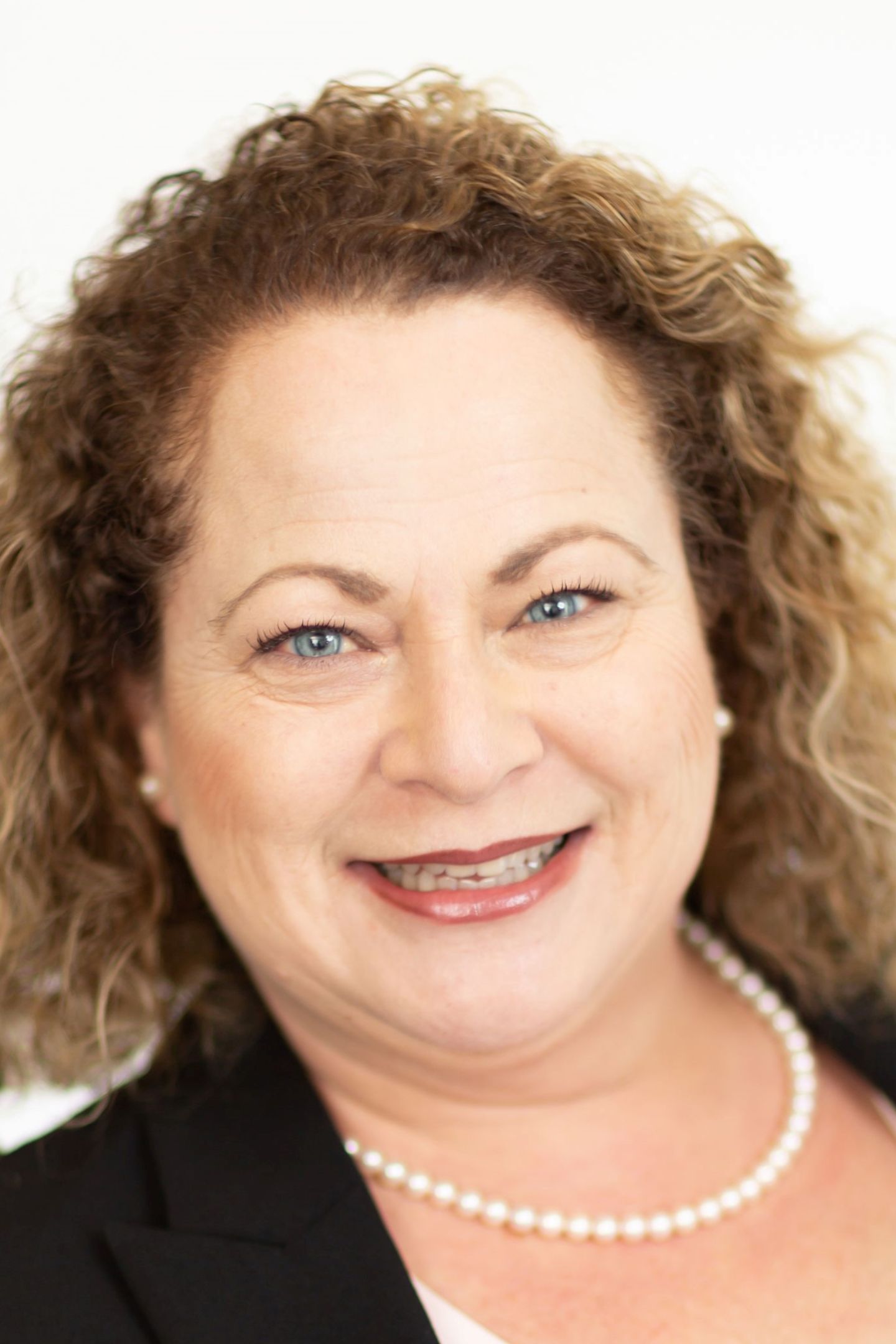 Lori Diaz, Real Estate Agent San Mateo Coldwell Banker Realty