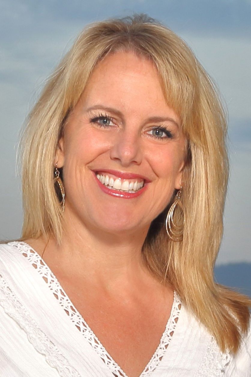 Dee Dee Vargas, Real Estate Agent Aptos, CA Coldwell Banker Realty