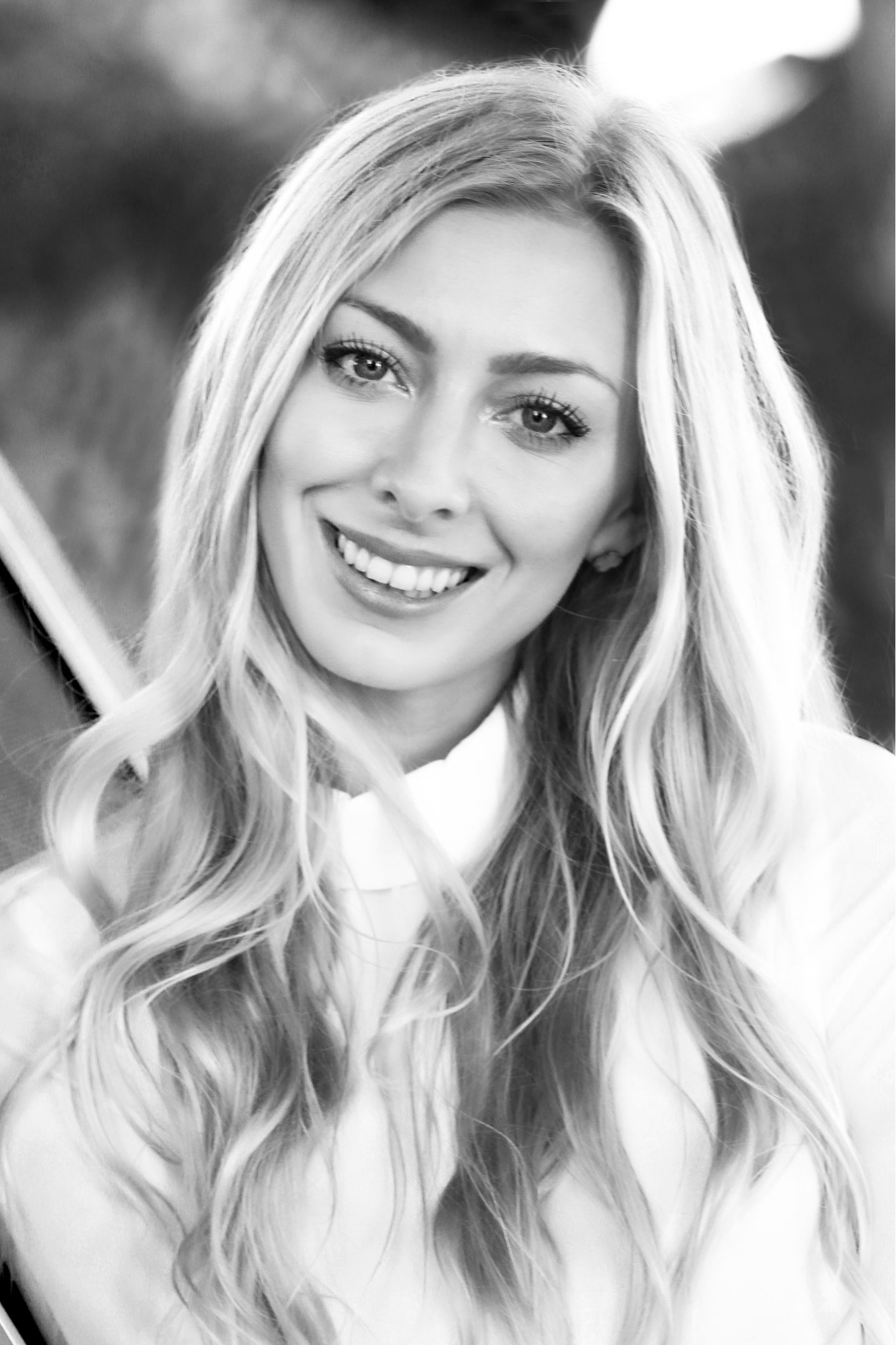 Alexandra Perlini, Real Estate Agent Weston Coldwell Banker Realty