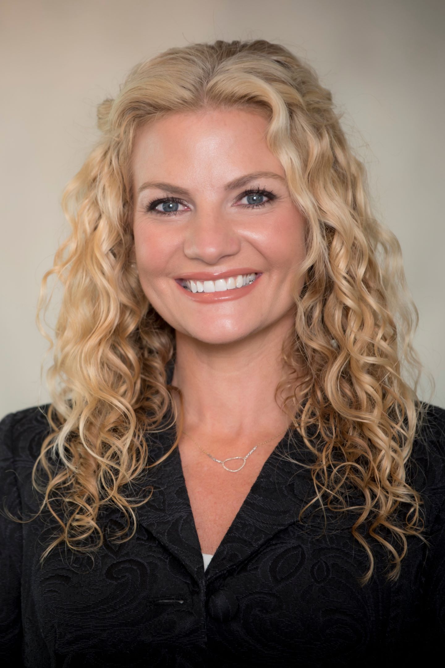 Bailey Makris, Real Estate Agent St. Petersburg, FL Coldwell Banker