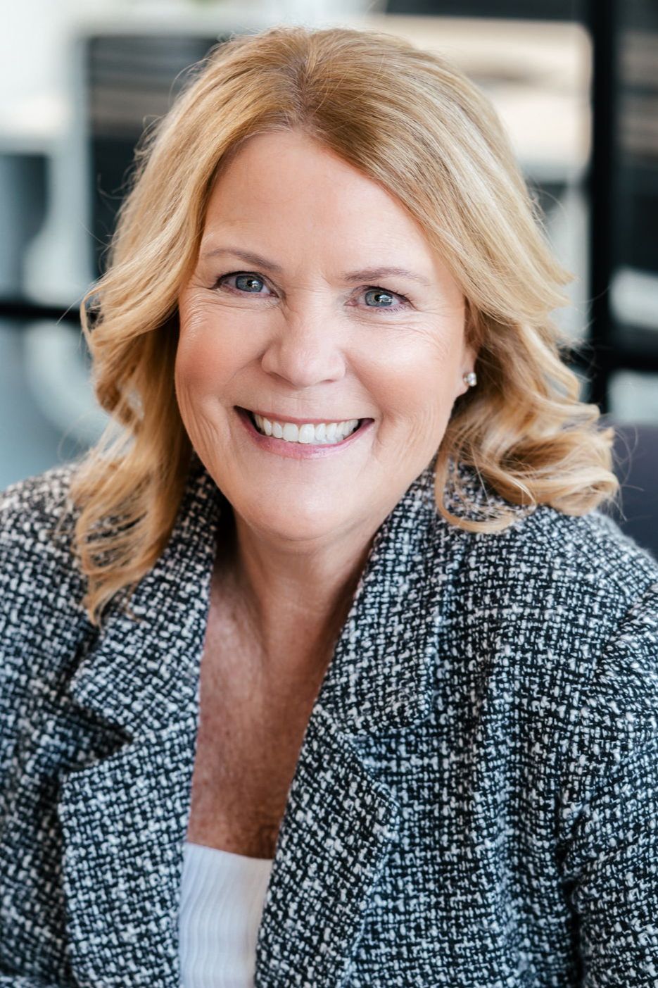 Margus Deery, Real Estate Agent Andover, MA Coldwell Banker Realty