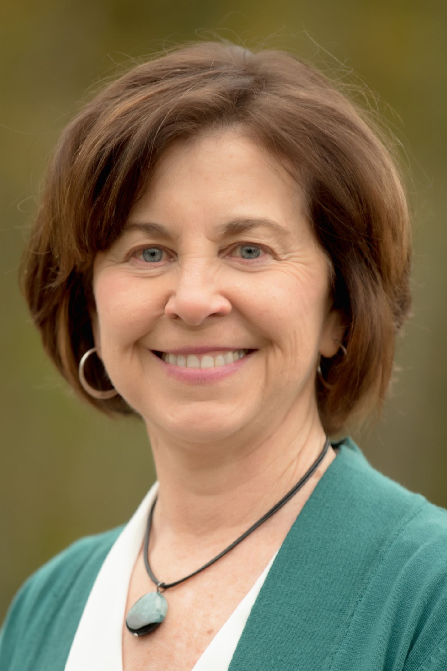 Eileen Maxcy, Real Estate Agent Andover, MA Coldwell Banker