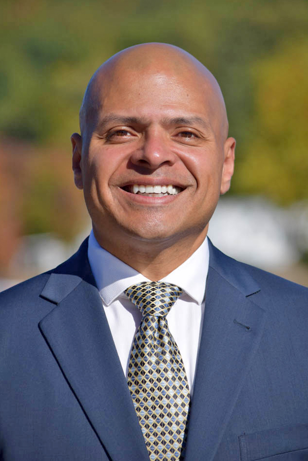 Gustavo Benavides, Real Estate Agent Gilford, NH Coldwell Banker Realty