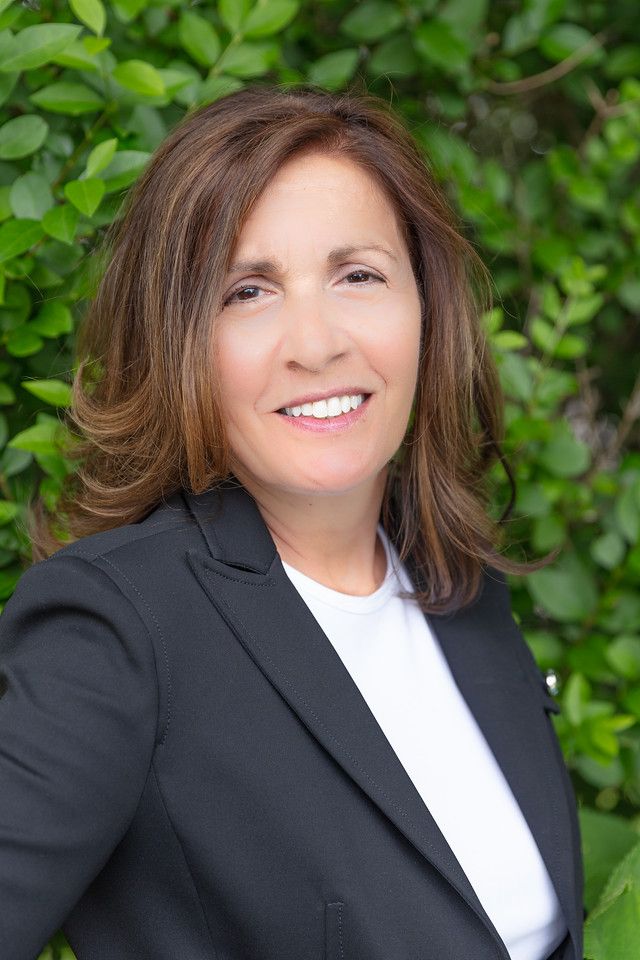 Ruth Capone, Real Estate Agent Needham, MA Coldwell Banker Realty