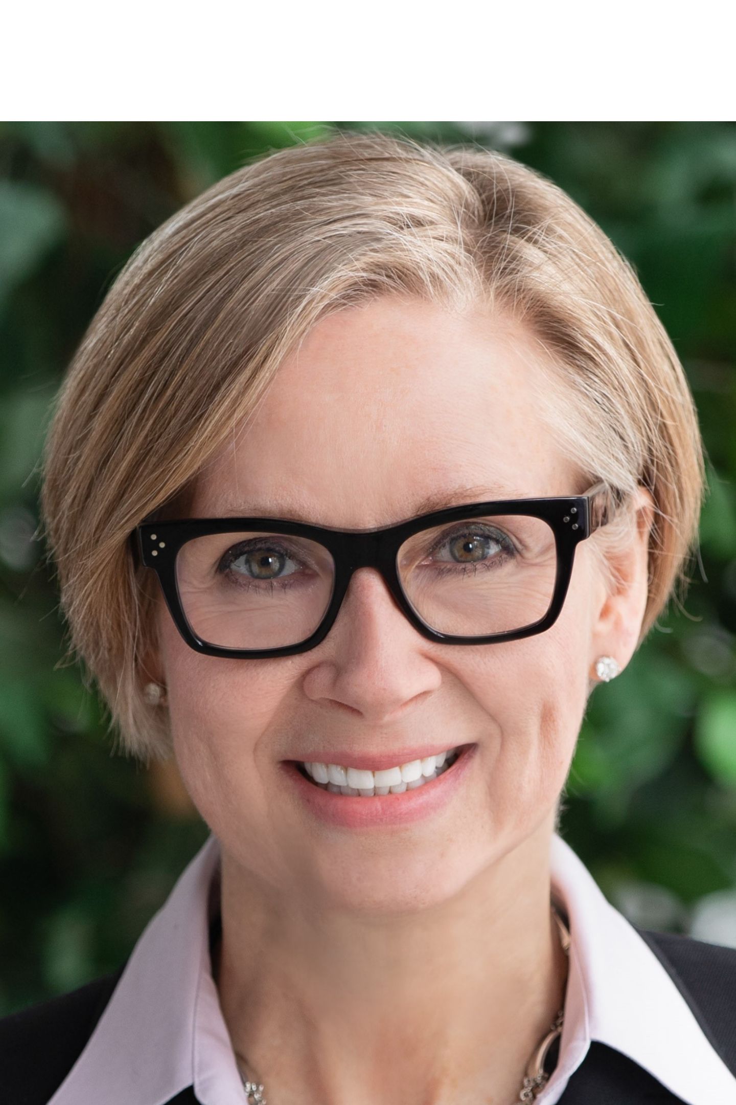 Robyn Real Estate Agent Medford Coldwell Banker Realty