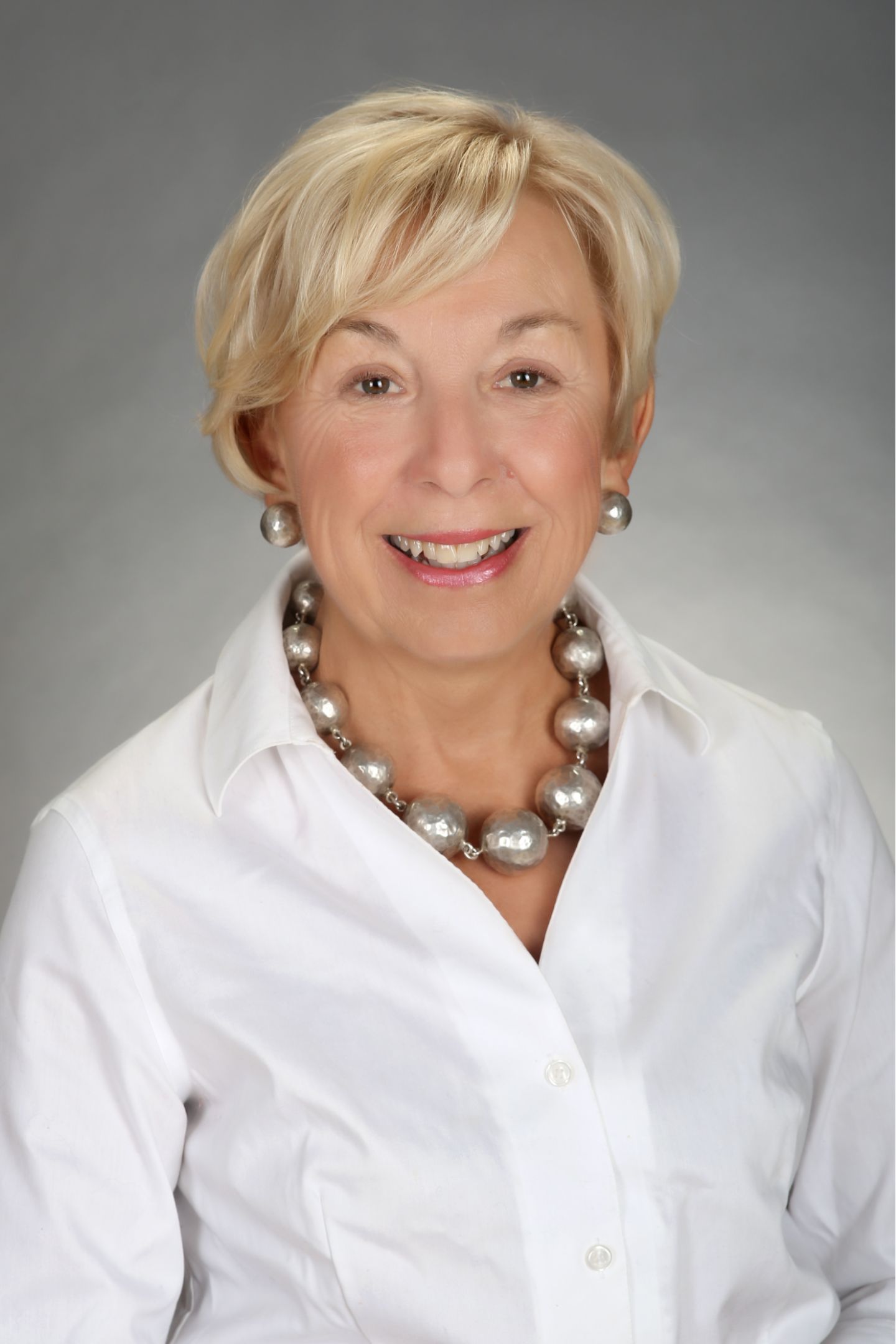 Helen Krzyczynski, Real Estate Agent Wethersfield, CT Coldwell