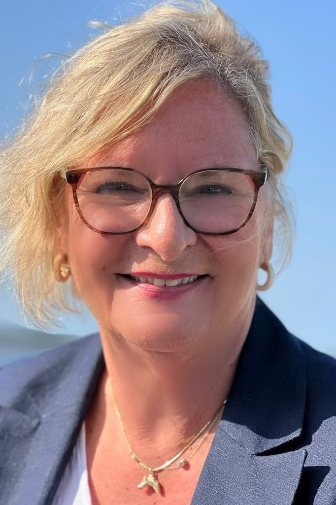 Penny Woodford, Real Estate Agent Avon, CT Coldwell Banker Realty