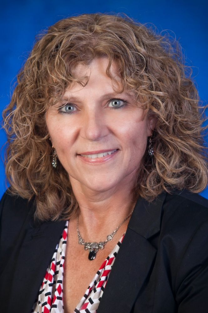 Laurie Ellis, Real Estate Agent Roslyn Heights, NY Coldwell Banker