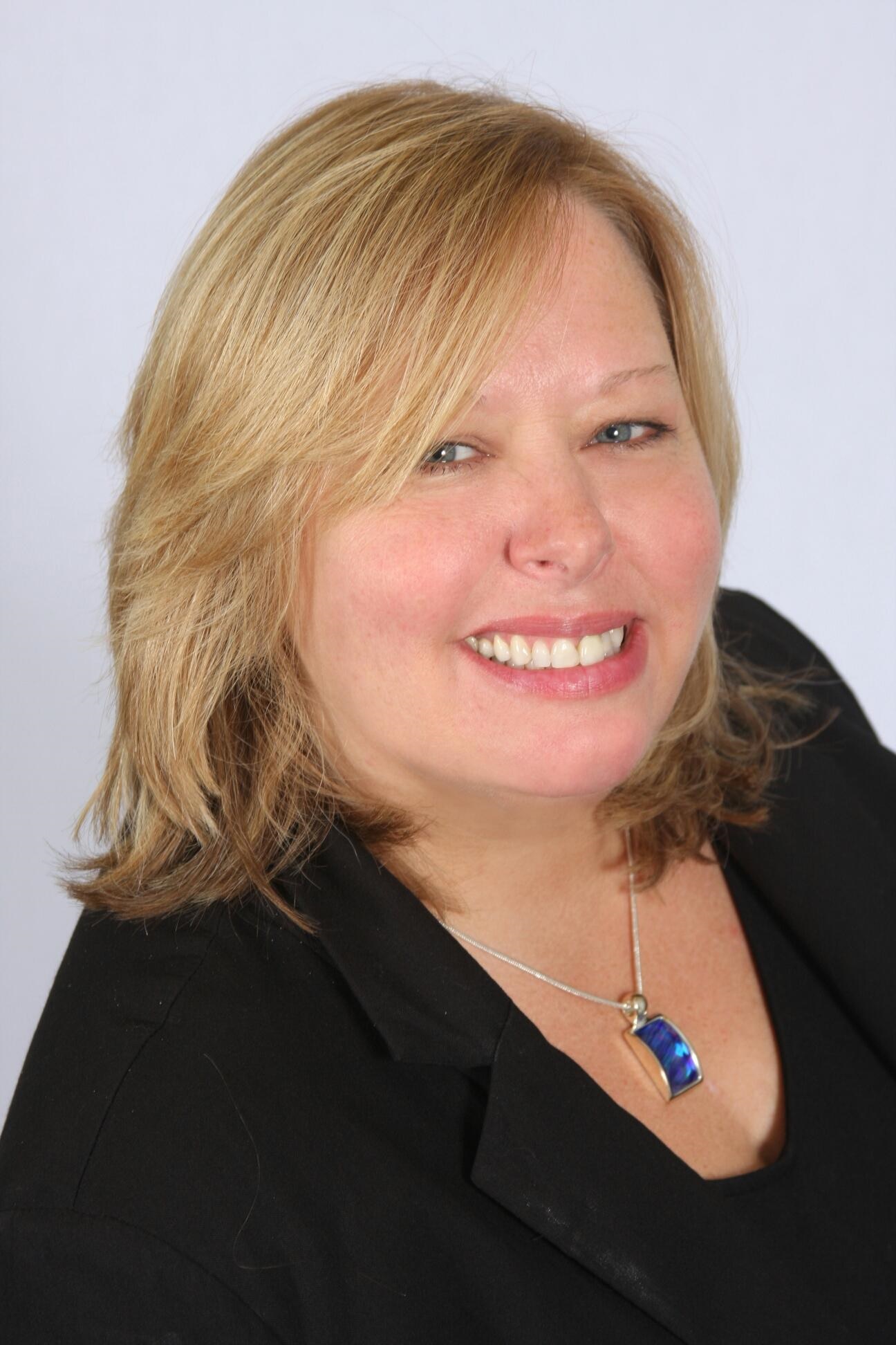 Janice Broga, Real Estate Agent North Haven, CT Coldwell Banker Realty