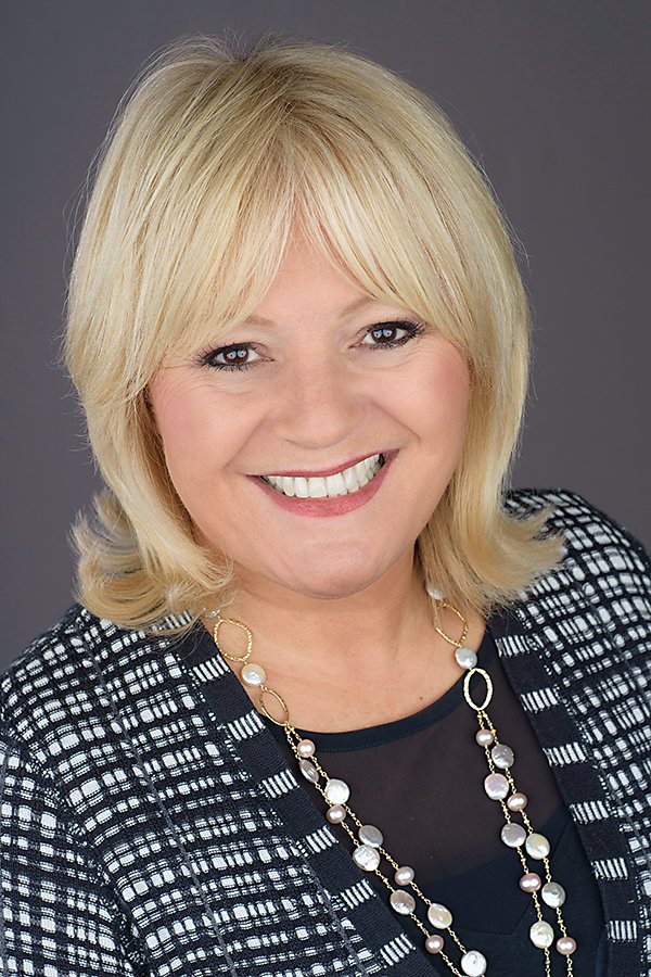 Carol Gantner, Real Estate Agent Avon, CT Coldwell Banker Realty