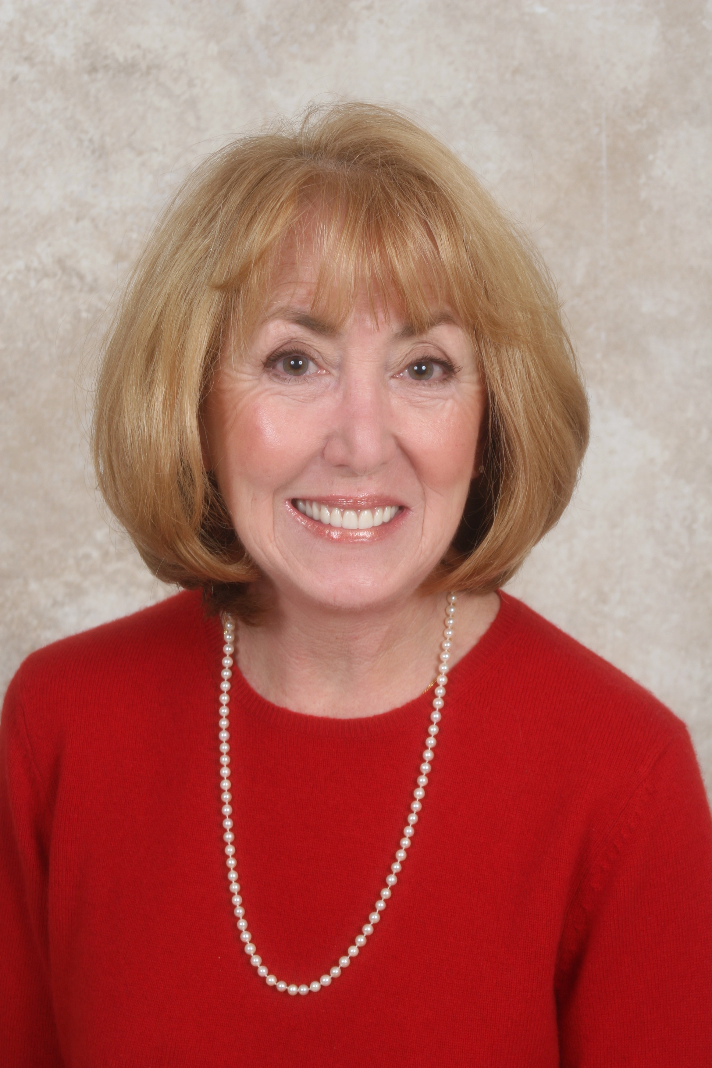 Holly Fichtel, Real Estate Agent Trumbull, CT Coldwell Banker Realty