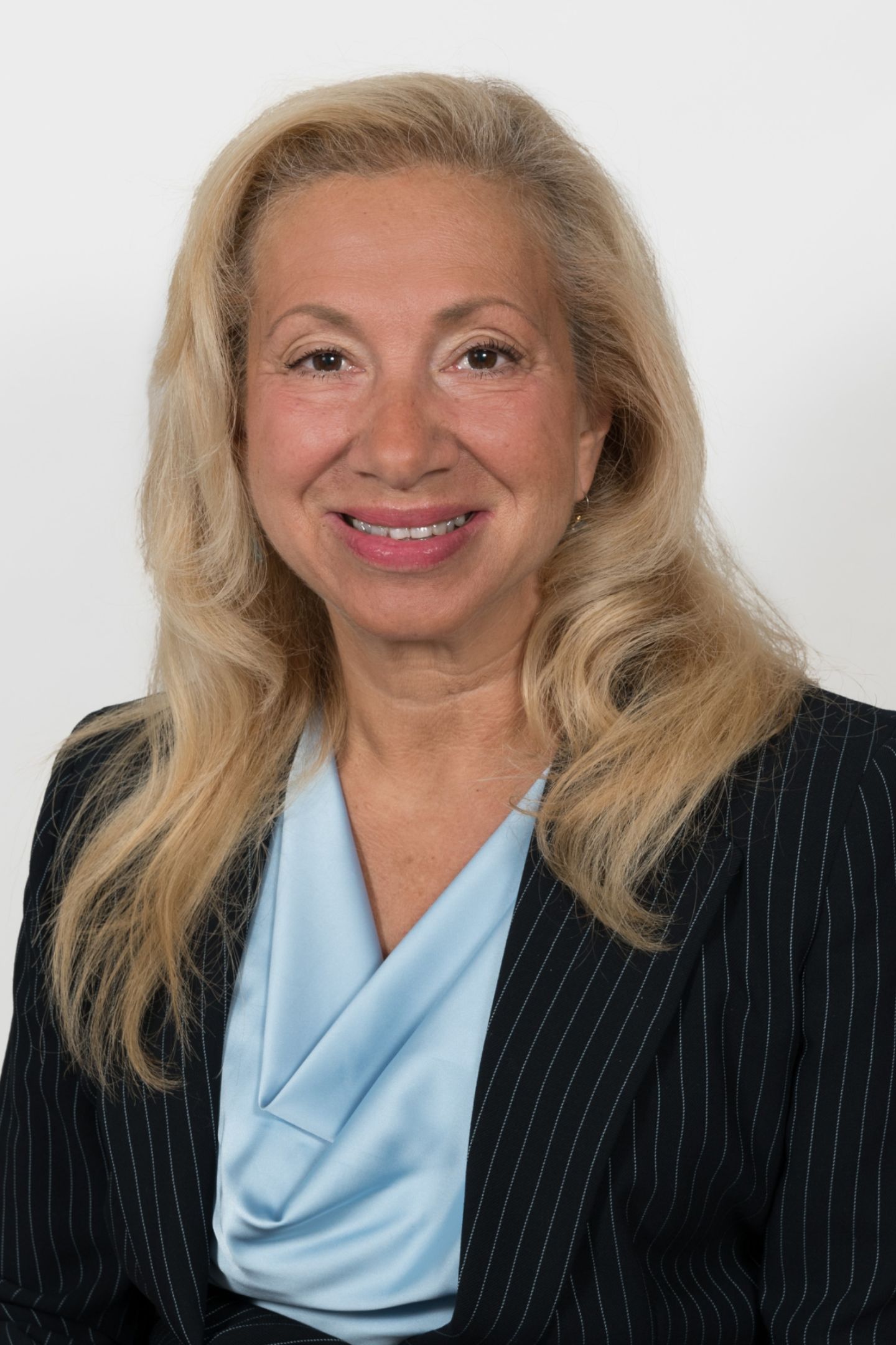 Caren Kessler, Real Estate Agent Bellmore, NY Coldwell Banker Realty