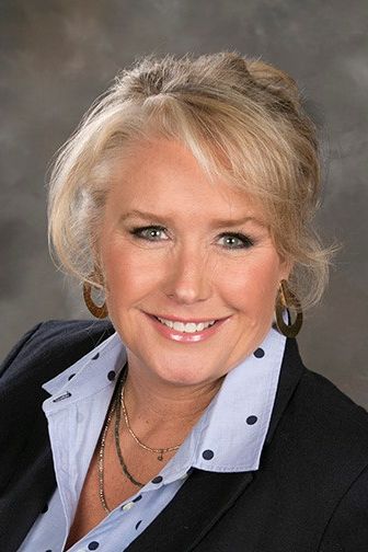 Lori Simons Real Estate Agent West Hartford Ct Coldwell Banker Realty