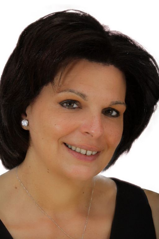 Theresa "Terri" Russo, Real Estate Agent New City, NY Coldwell