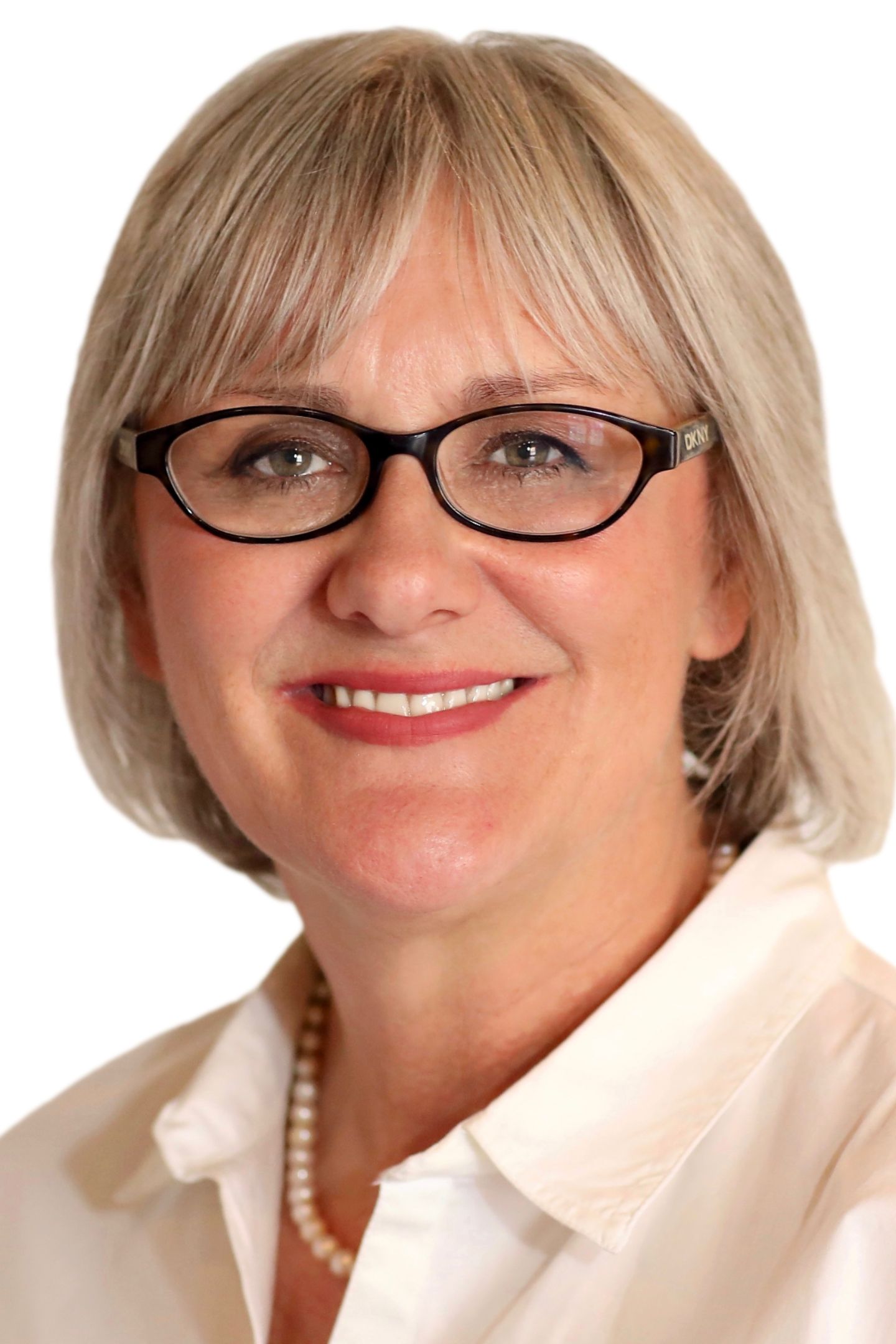 Julie Thompson, Real Estate Agent Danbury, CT Coldwell Banker Realty