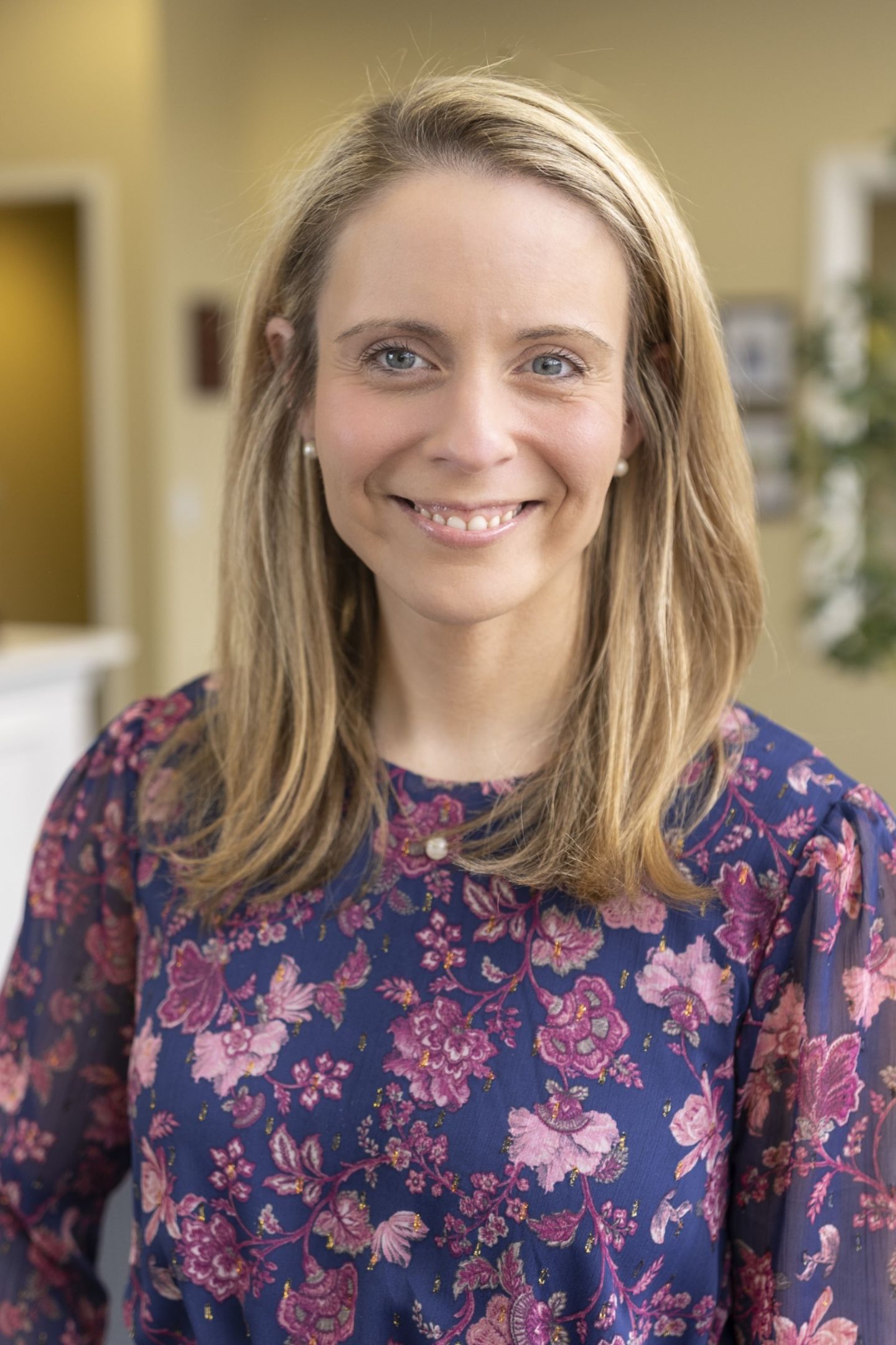 Clare Solano, Real Estate Agent Newtown, CT Coldwell Banker Realty