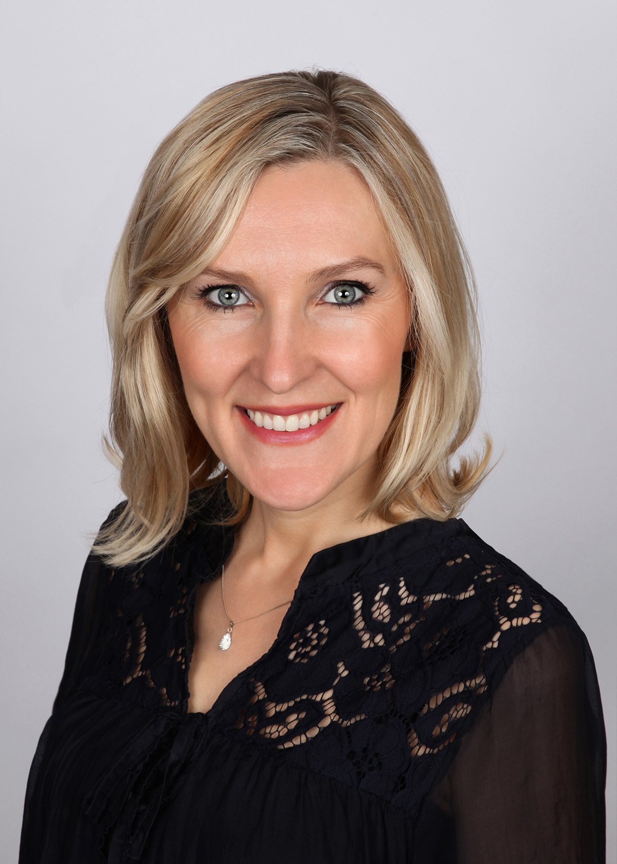 Ingrid Cassidy, Real Estate Agent Hoboken, NJ Coldwell Banker Realty