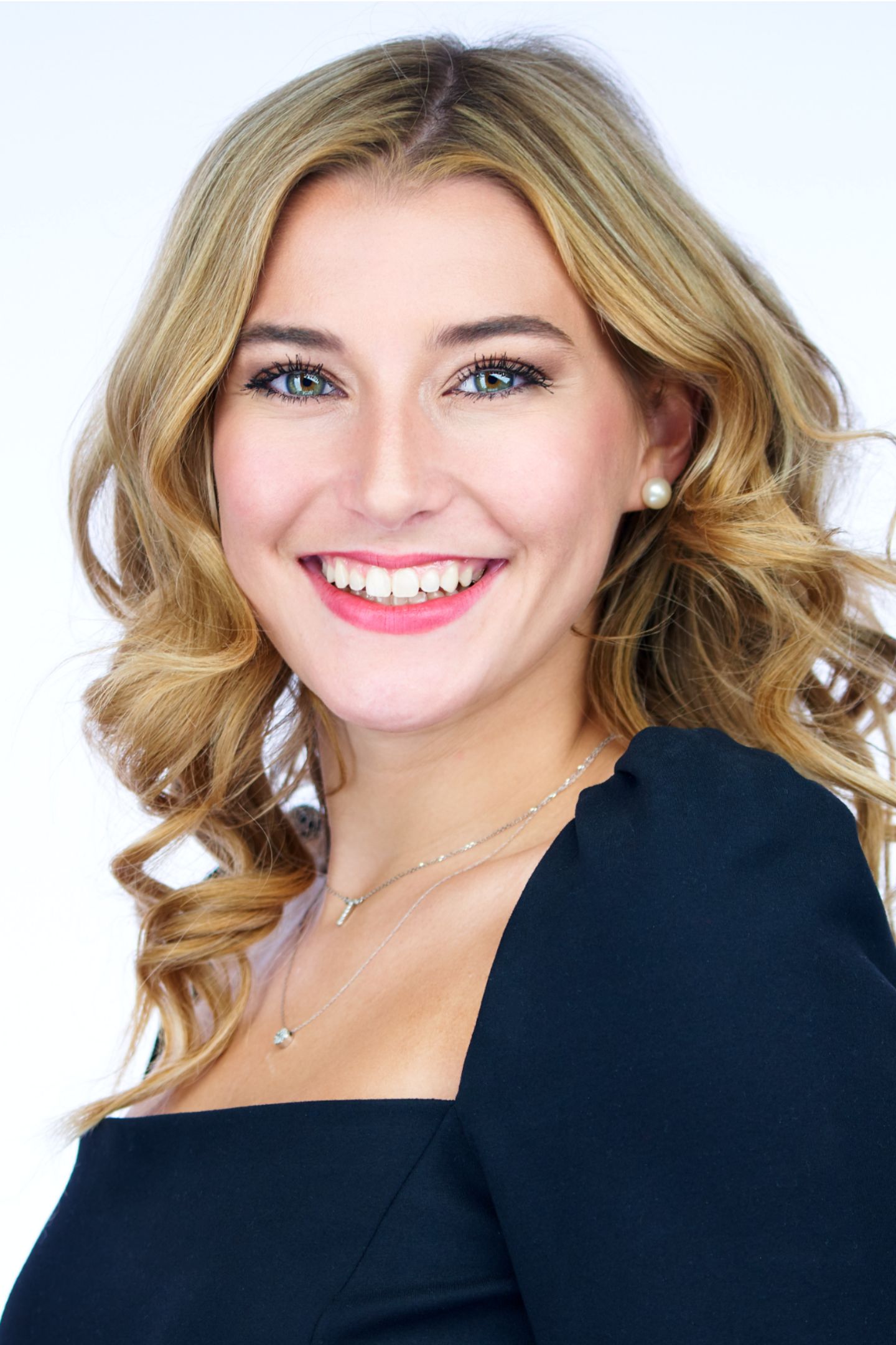 Taylor DeVito, Real Estate Agent Cincinnati, OH Coldwell Banker Realty