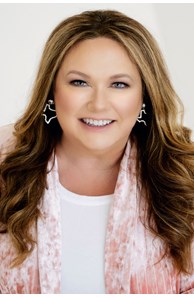 Laura Bradford image