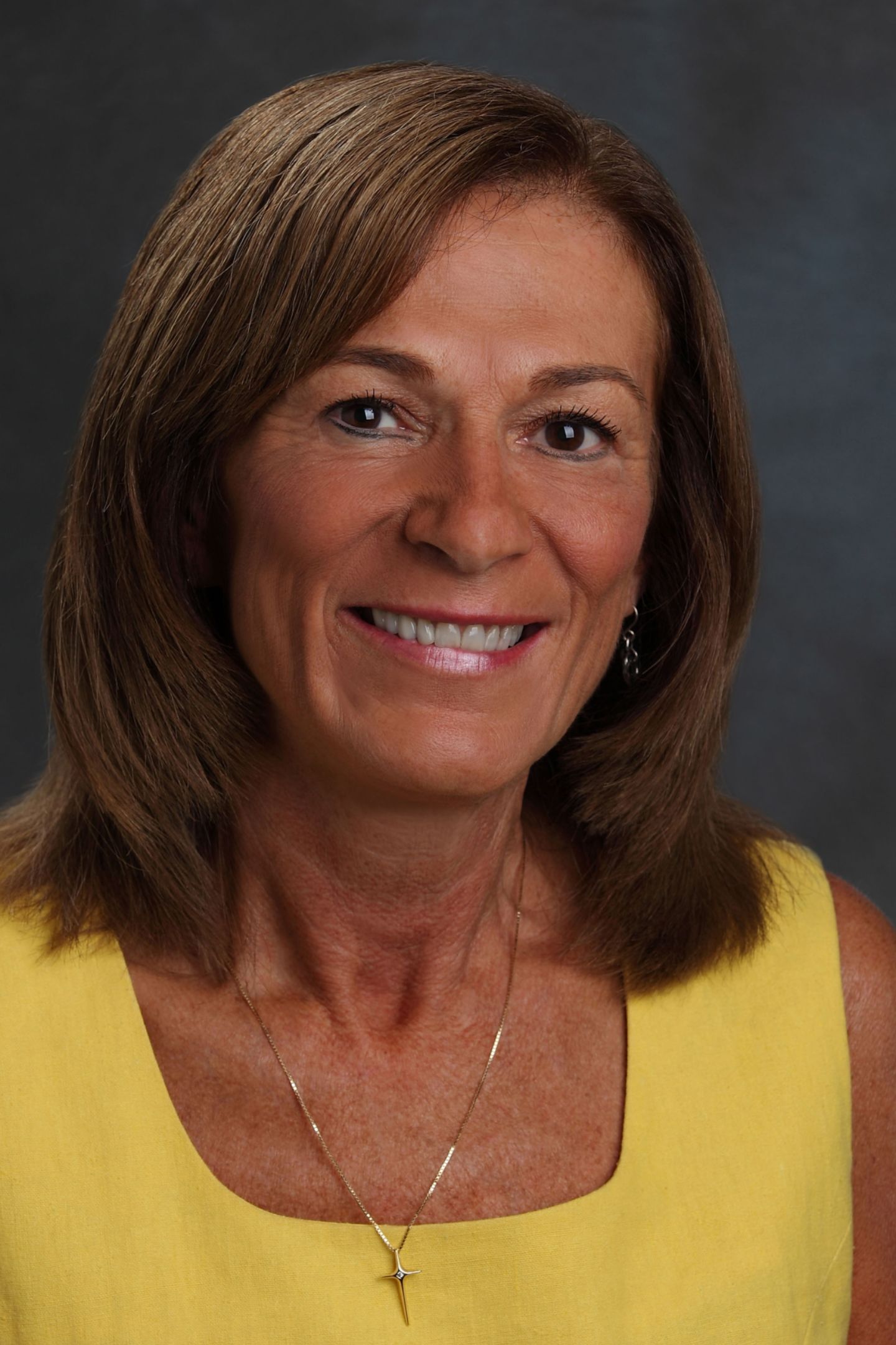 Maxine Becker, Real Estate Agent Newark, OH Coldwell Banker Realty