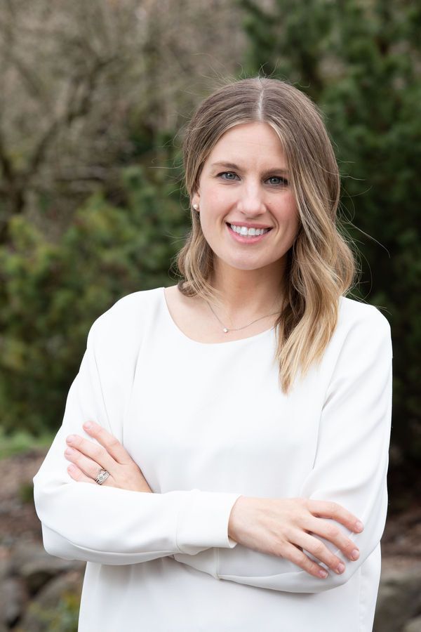 Nicole Betz, Real Estate Agent Seattle, WA Coldwell Banker Bain