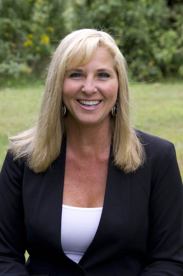 Loretta Campbell, Real Estate Agent Camp Hill, PA Coldwell Banker