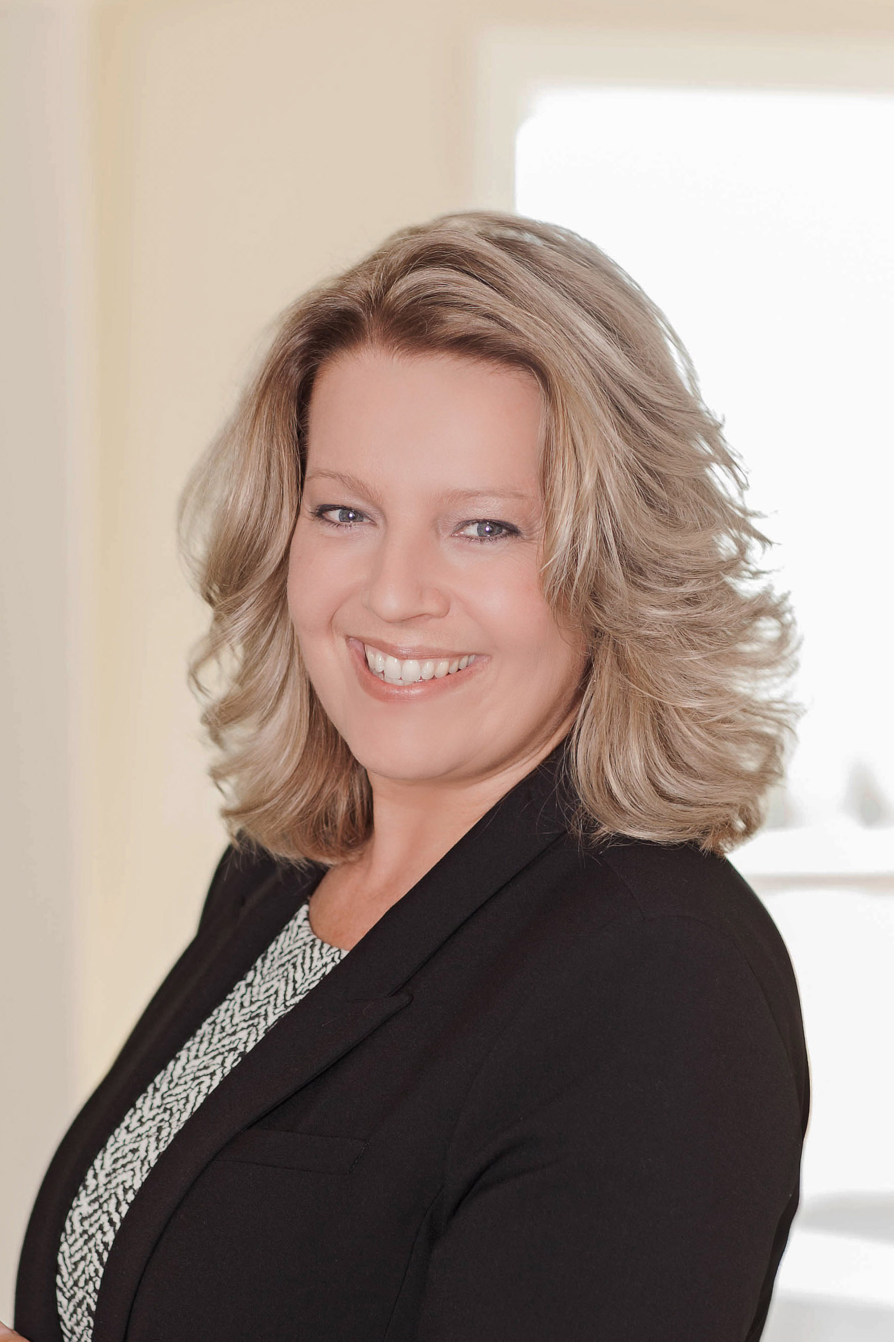 Lisa Wenger, Real Estate Agent Dillsburg, PA Coldwell Banker Residential Brokerage