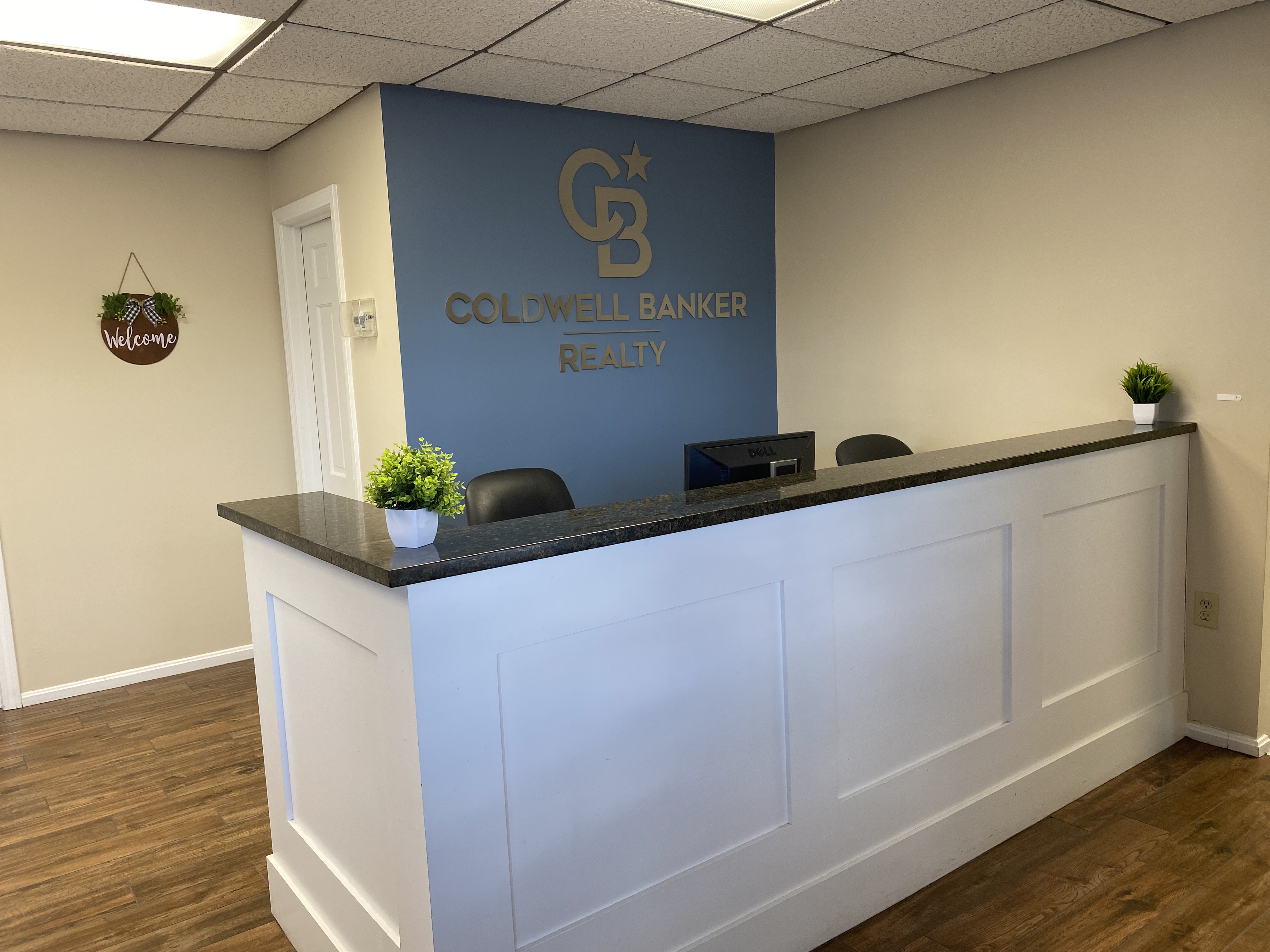 cb desk coldwell banker