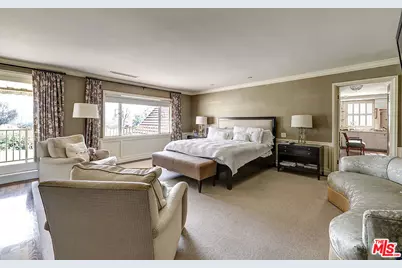 322 N June St, Los Angeles, CA 90004 - Photo 7