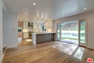 10832 Wrightwood Ln, Studio City, CA 91604 - Photo 3