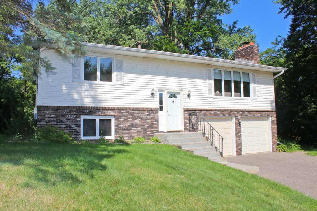 2615 Flandrau St Maplewood Mn 55109 Mls 5270168 Coldwell Banker