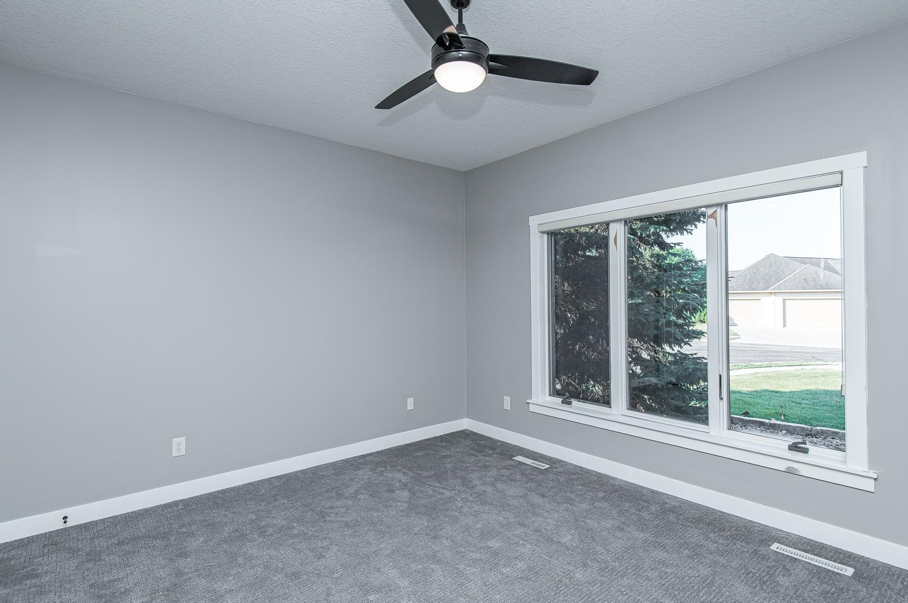 2825 Fox Chase Ln, Rochester MN  55902-8748 exterior