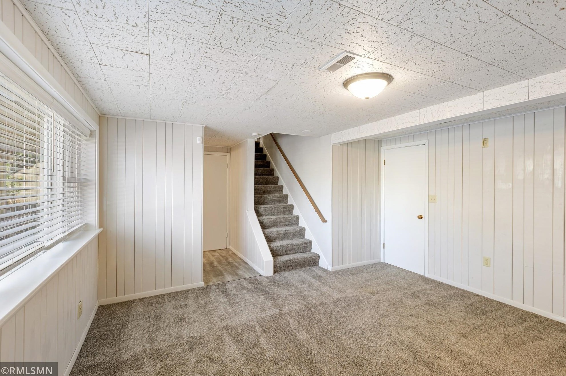1933 Munster Ave, Saint Paul MN  55116-2625 exterior