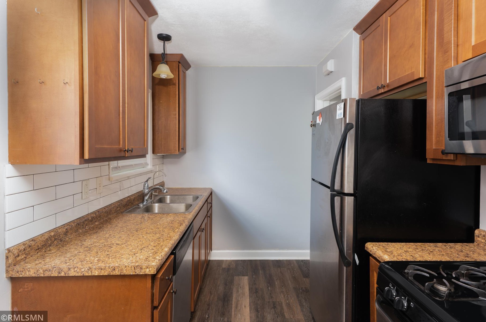 1977 Nevada Ave, Saint Paul MN  55119-3055 exterior
