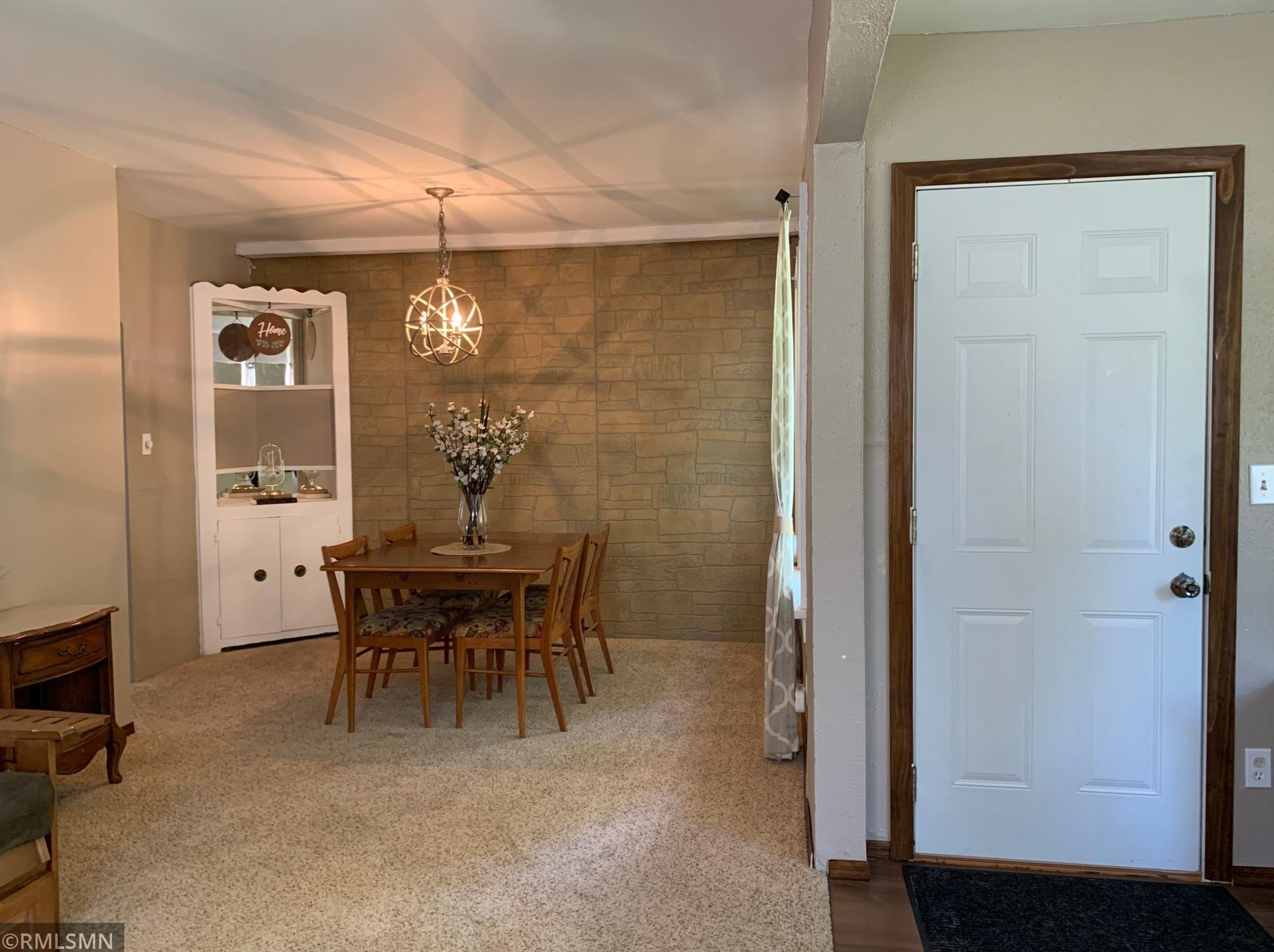1702 Margaret St, Saint Paul MN  55106-4904 exterior