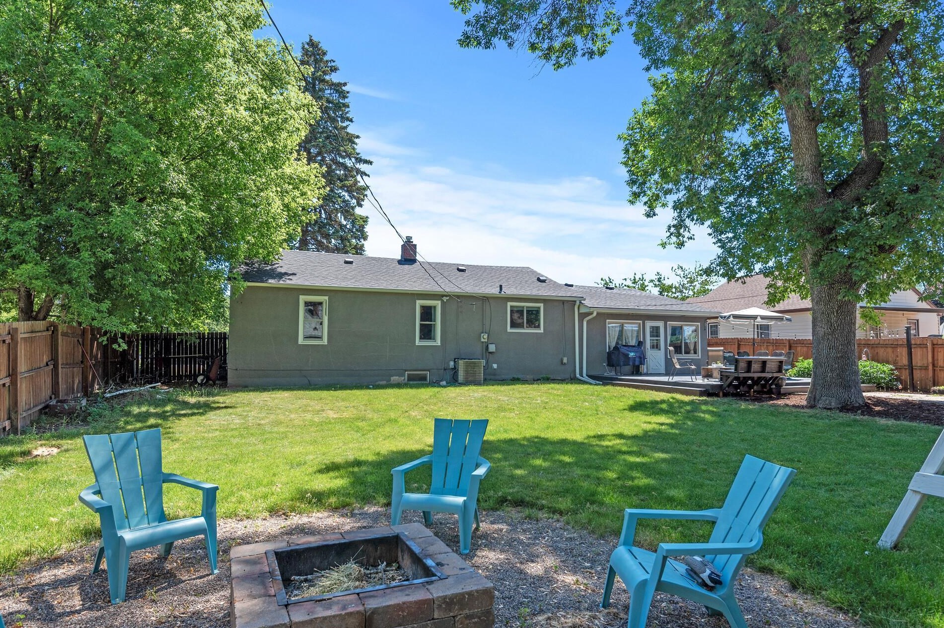 1065 Sterling St, Saint Paul MN  55119-5976 exterior