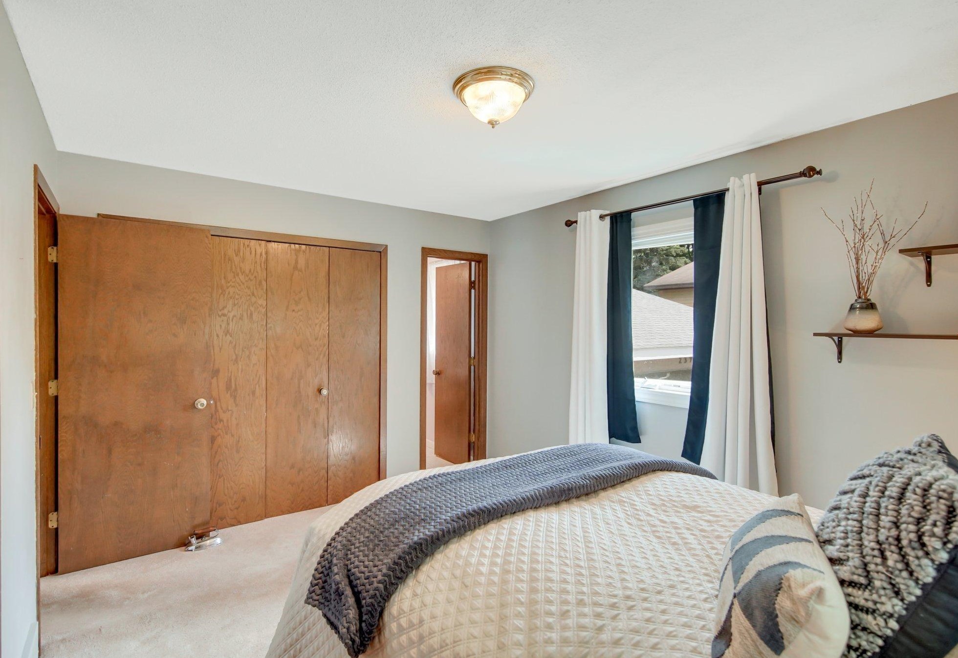 2395 Standridge Ave, Saint Paul MN  55109-1545 exterior