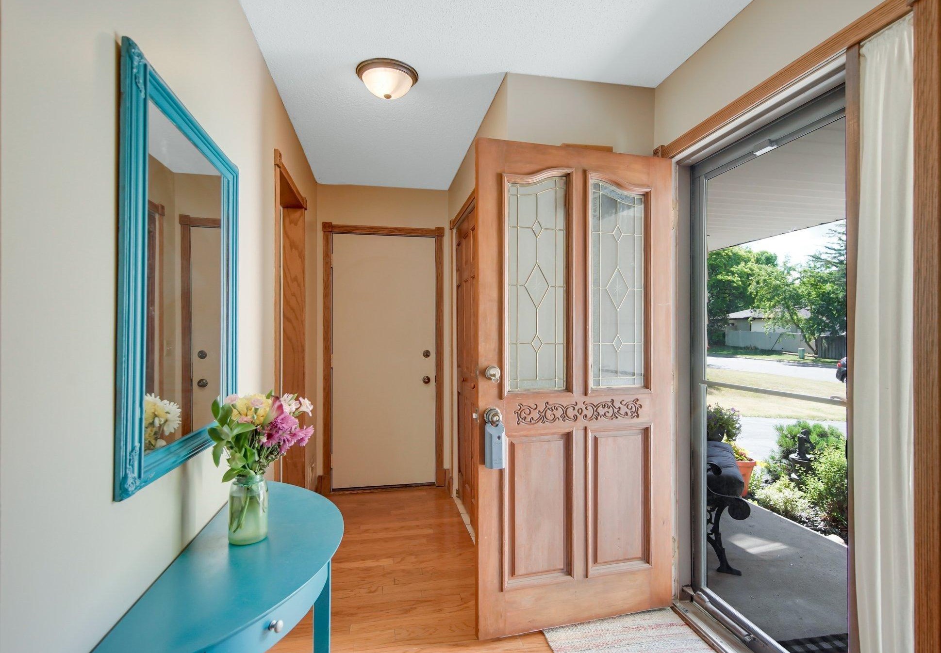 2395 Standridge Ave, Saint Paul MN  55109-1545 exterior