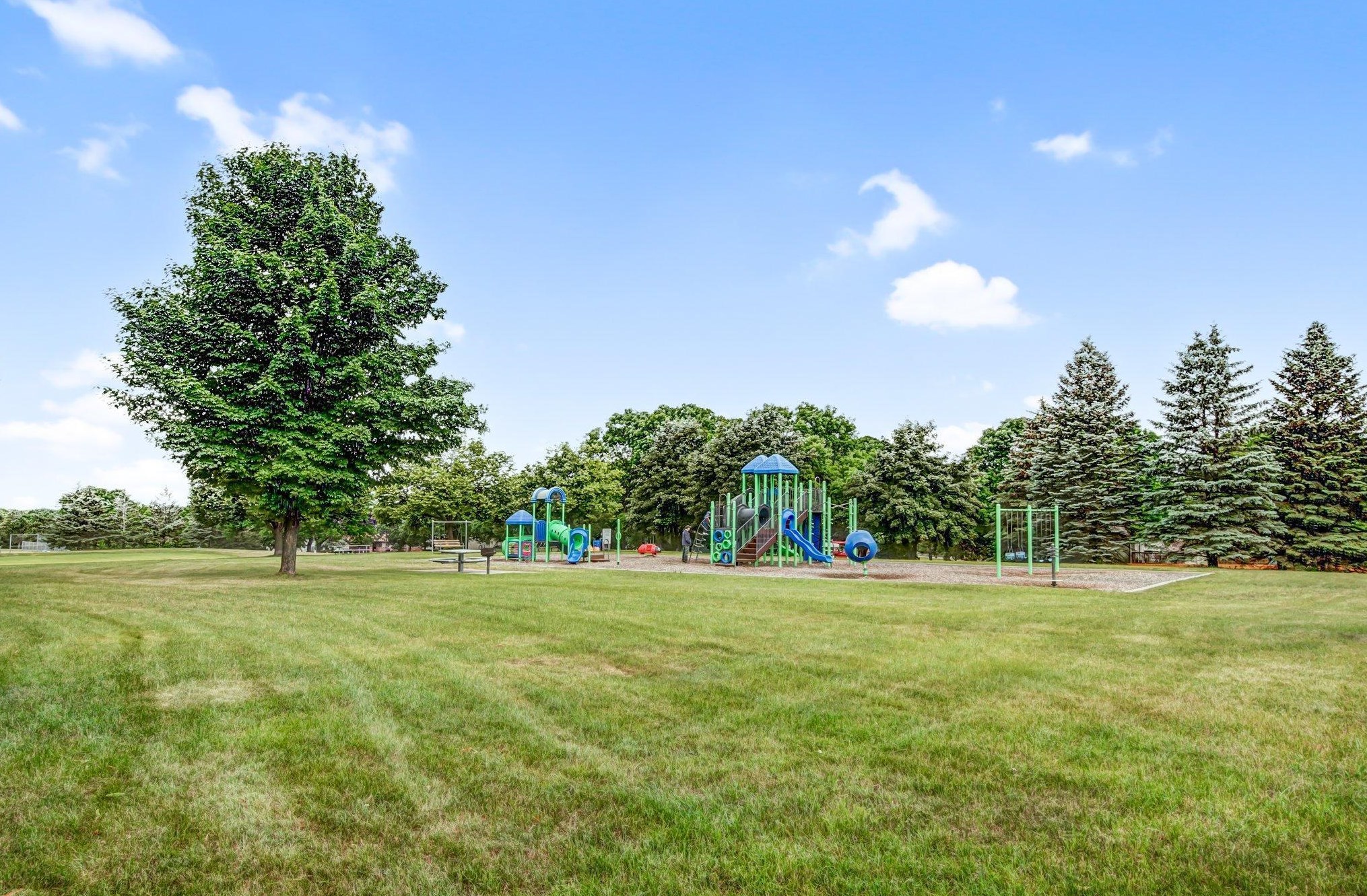 2395 Standridge Ave, Saint Paul MN  55109-1545 exterior