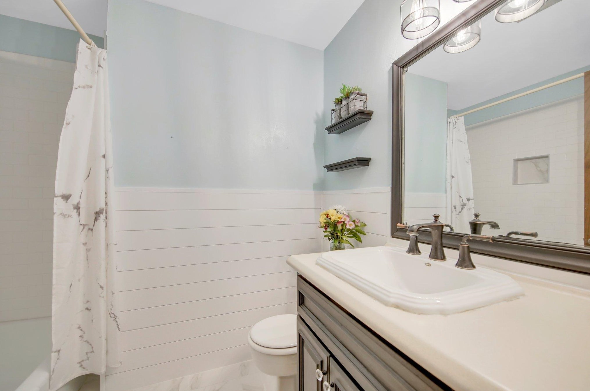 2395 Standridge Ave, Saint Paul MN  55109-1545 exterior