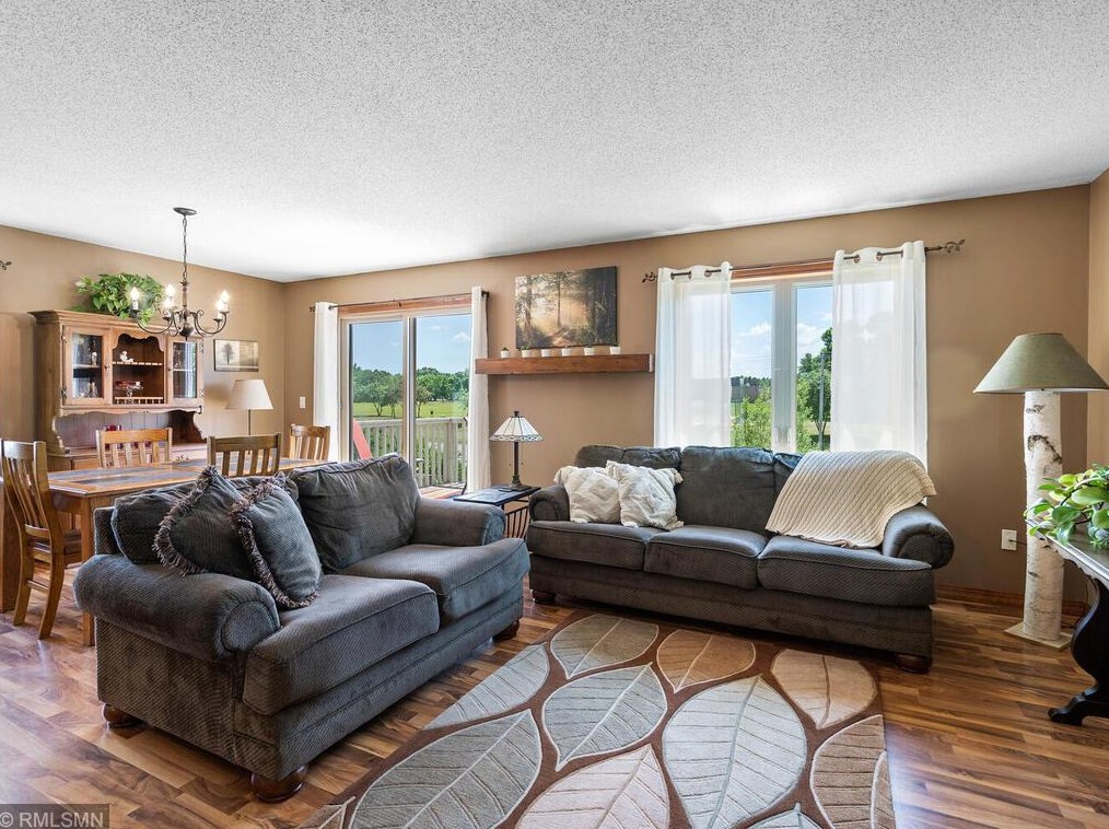 1205 Wendover St, Isanti MN  55040-7469 exterior