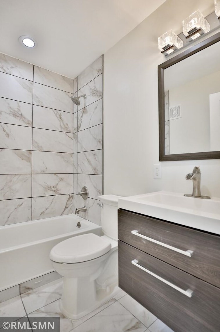 1642 Upton Ave, Minneapolis MN  55411-2831 exterior