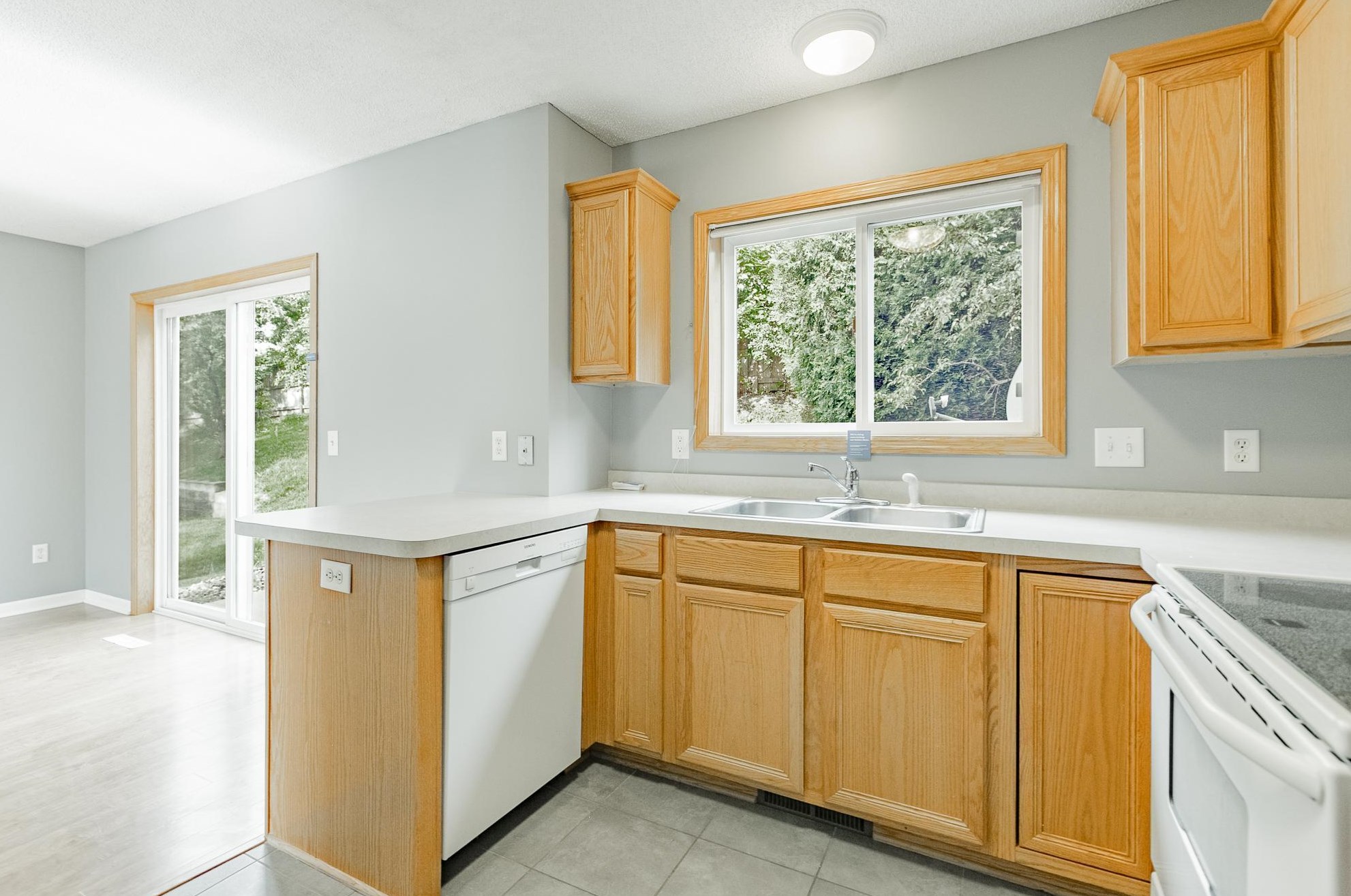 12861 Pennock Ave, Saint Paul MN  55124-3327 exterior