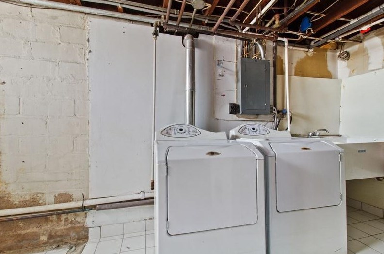 890 Wakefield Ave, Saint Paul MN  55106-5602 exterior