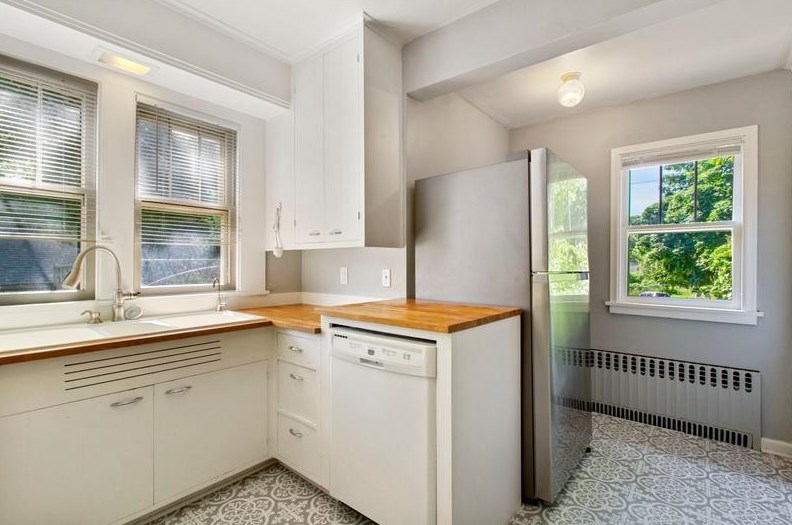 890 Wakefield Ave, Saint Paul MN  55106-5602 exterior