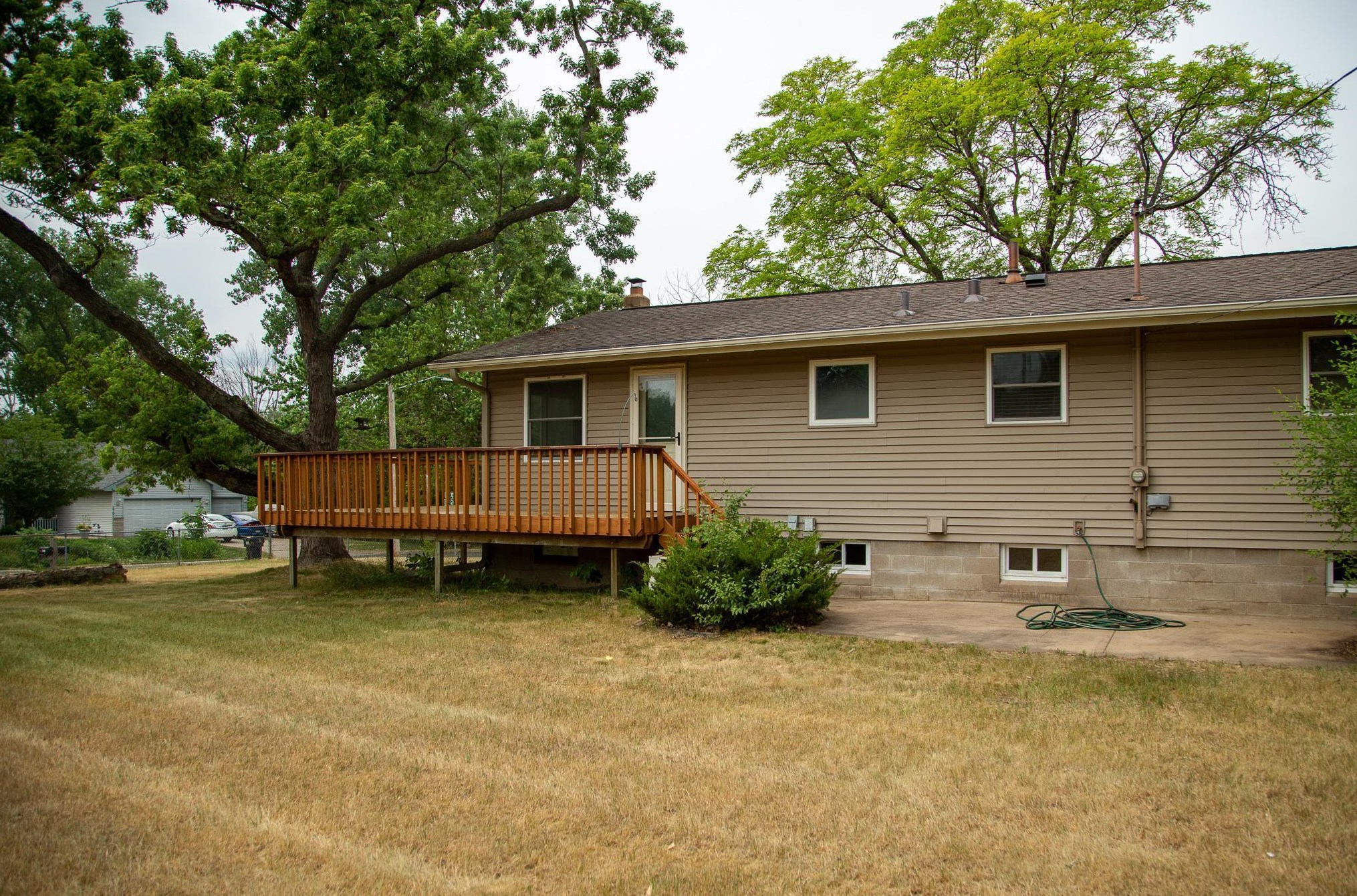 5162 Longview Dr, Saint Paul MN  55112-4811 exterior