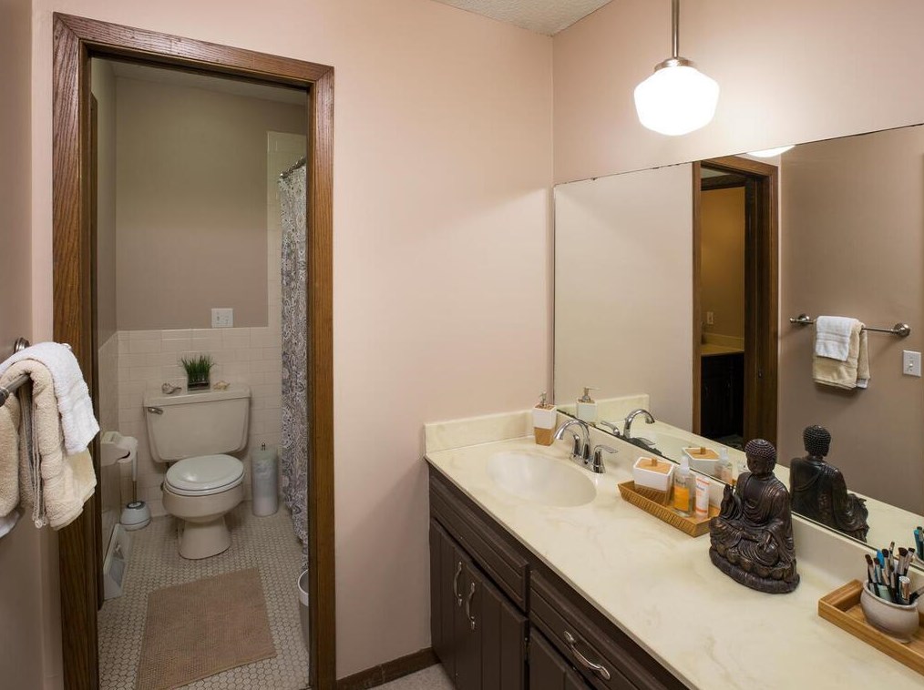 14775 Glendale St, Hopkins MN  55345-6618 exterior