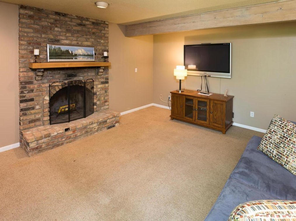 14775 Glendale St, Hopkins MN  55345-6618 exterior