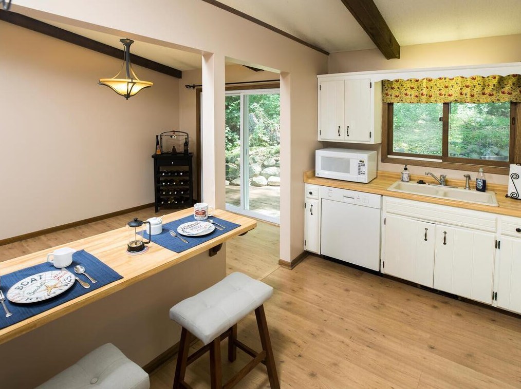 14775 Glendale St, Hopkins MN  55345-6618 exterior