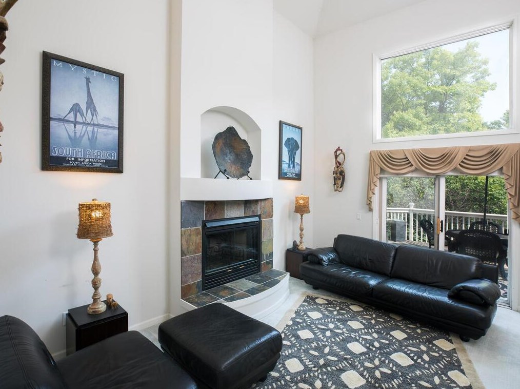 2082 Royale Dr, Saint Paul MN  55122-3390 exterior